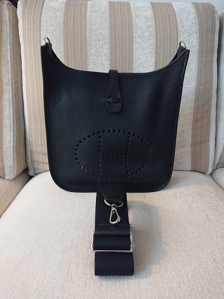 【ミニマルで機能的♪】エルメス★ジップアンゴー クラッチ PM 商品分類：手袋| We Love Hermes Web